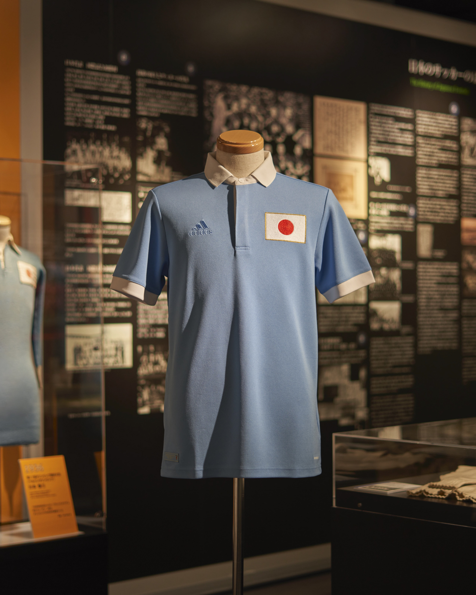 アディダスがサッカー日本代表周年記念ユニフォーム発売、年代