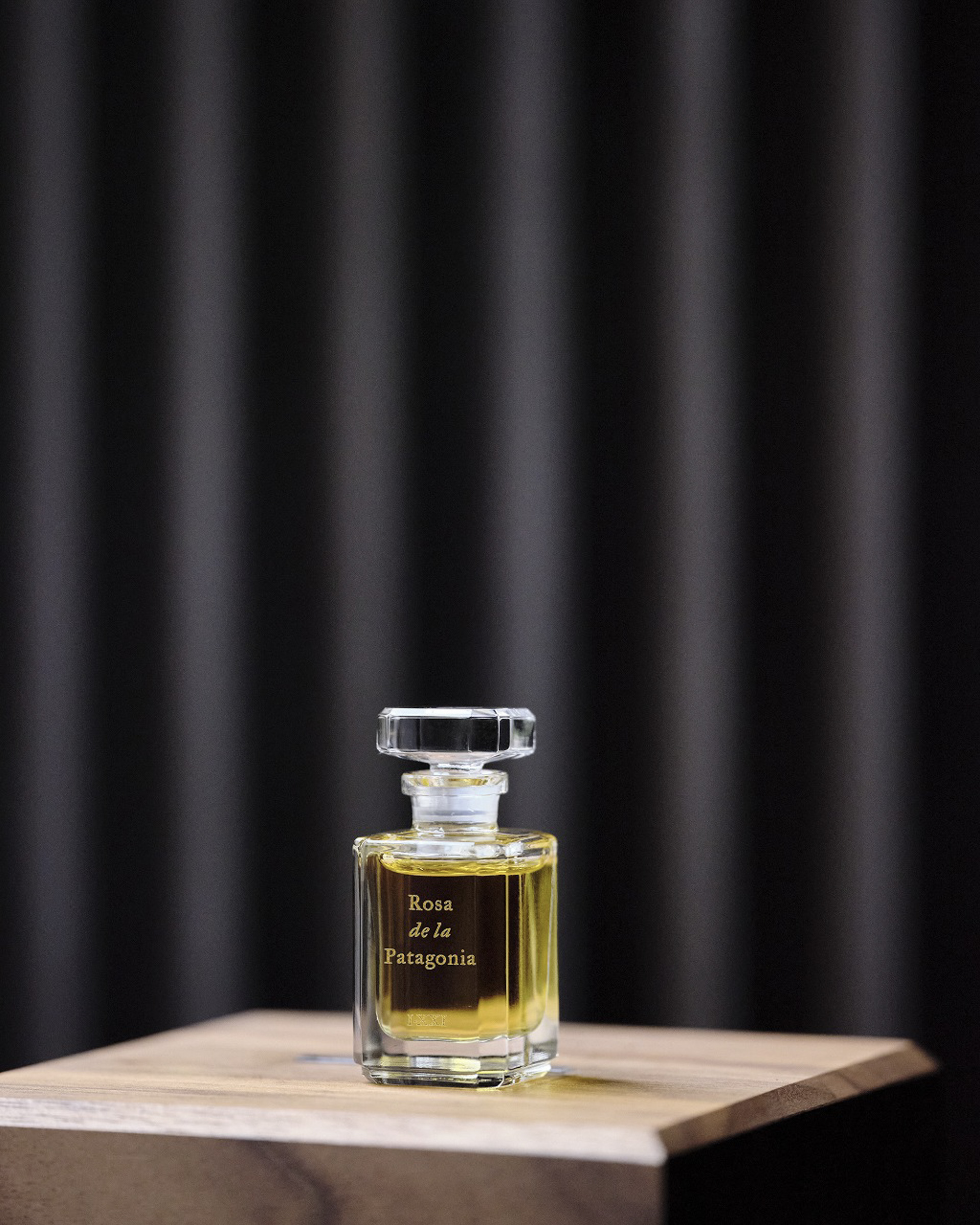 フエギア 1833」が「最高の」ローズでつくった新作香水を発売