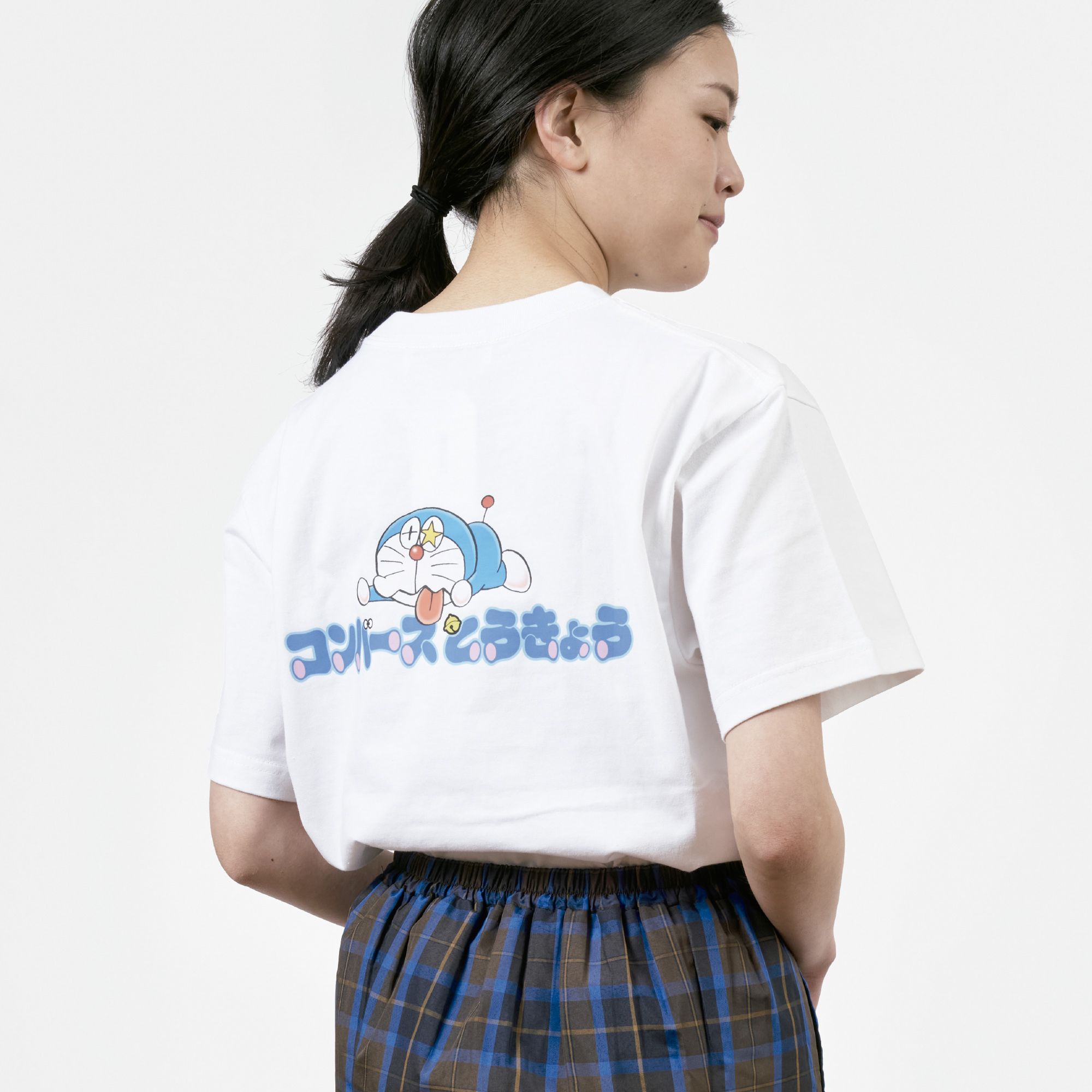 Tシャツ/カットソー(半袖/袖なし)ドラえもんフロントプリントTシャツ　BLACK CONVERSE TOKYO