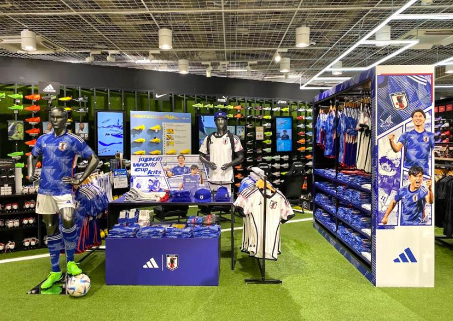 サッカー日本代表ユニフォームの売れ行き好調、Alpen TOKYOではドイツ