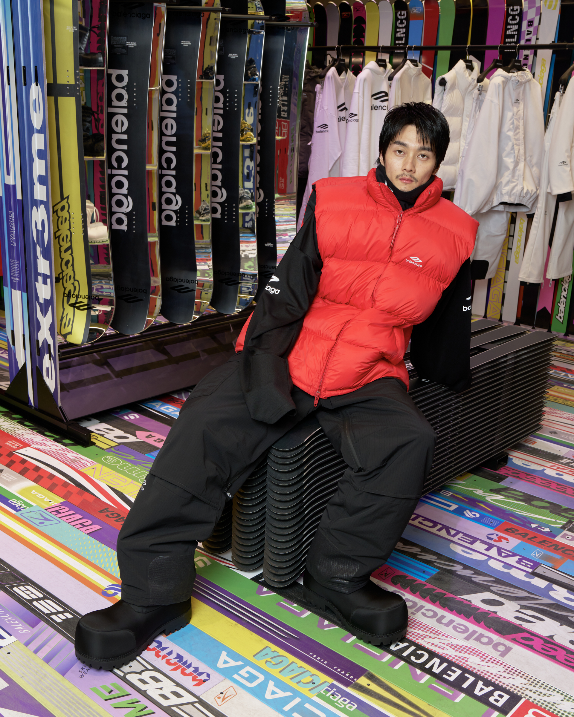 雪国生まれの栁俊太郎が着る「バレンシアガ スキーウェア」 伊勢丹新宿
