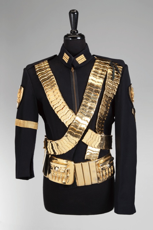 マイケル・ジャクソンの衣装約点 東京ソラマチで公開